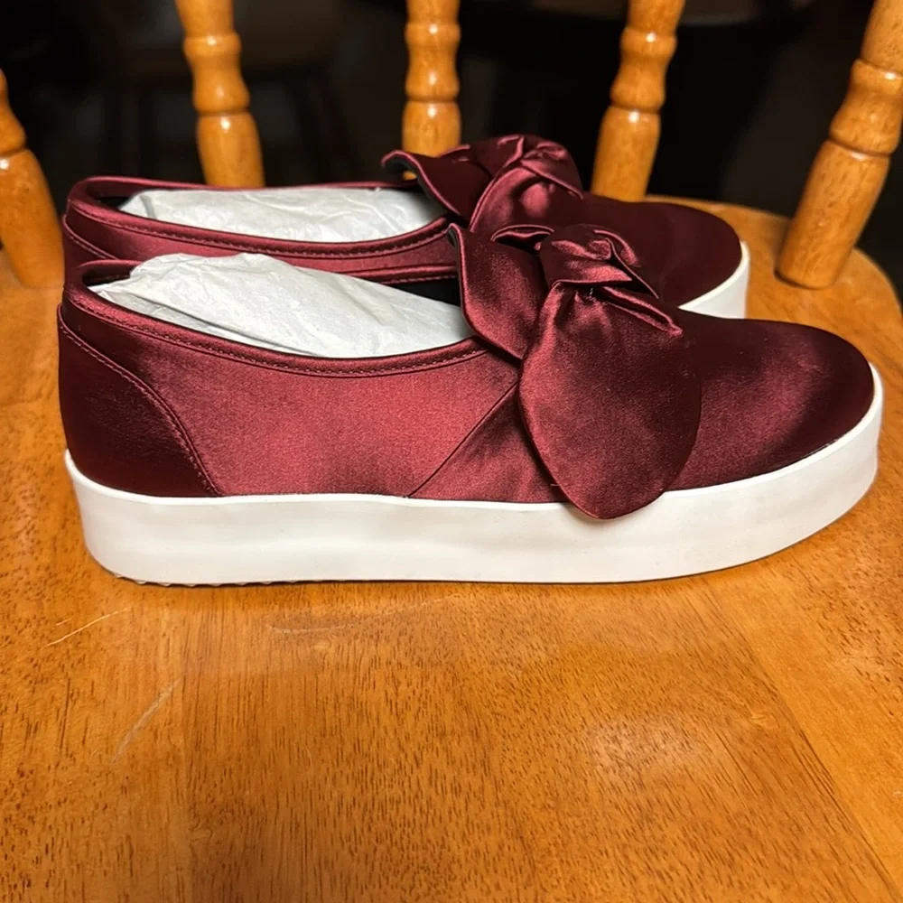 Rebecca Minkoff NWOB 6.5 burgundy STACEY satin bow platform sneakers